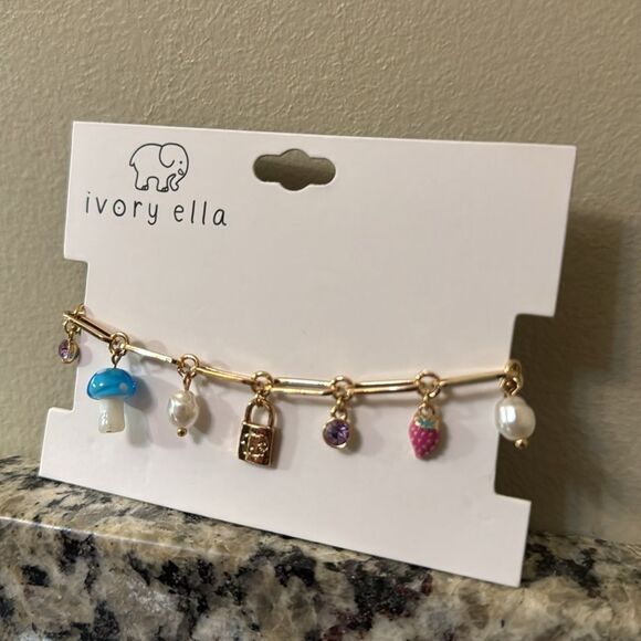 NWT ivory ella gold tone paper clip style charm bracelet - Picture 3 of 7